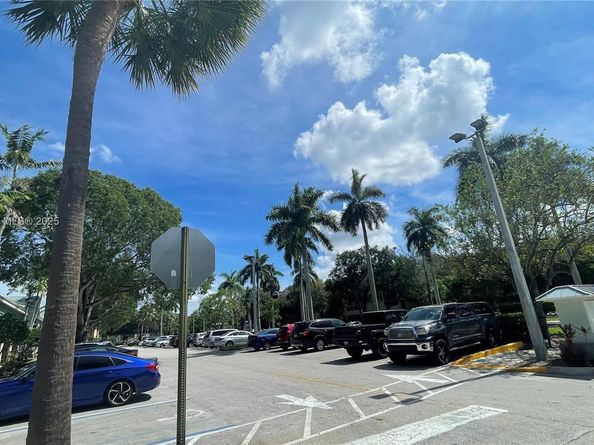 6800 Cypress Road 103, Plantation FL 33317