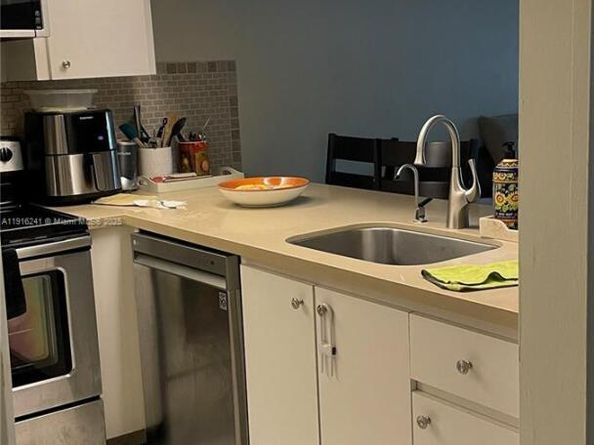 6800 Cypress Road 103, Plantation FL 33317