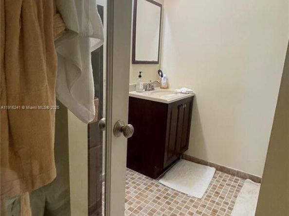 6800 Cypress Road 103, Plantation FL 33317