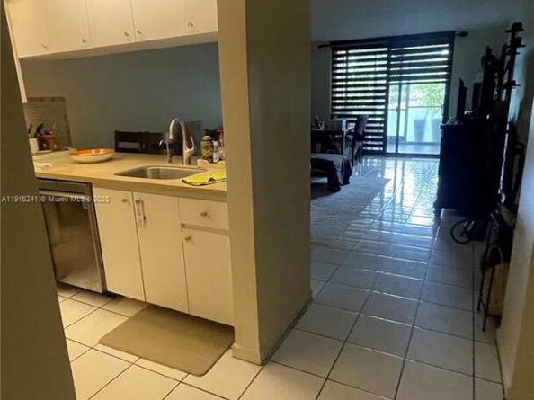 6800 Cypress Road 103, Plantation FL 33317