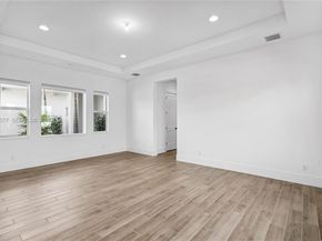 9281 Coral Isles Cir, Palm Beach Gardens FL 33412