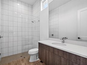 9281 Coral Isles Cir, Palm Beach Gardens FL 33412