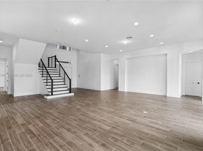 9281 Coral Isles Cir, Palm Beach Gardens FL 33412