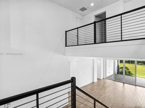 9281 Coral Isles Cir, Palm Beach Gardens FL 33412