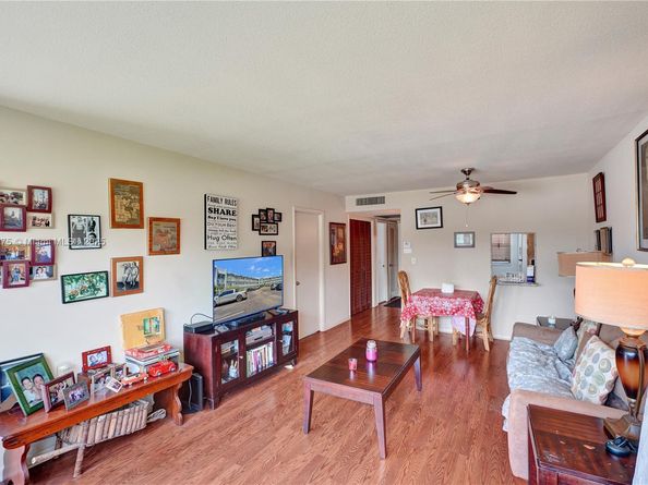 Undisclosed Address #A11823275, Hollywood FL 33021