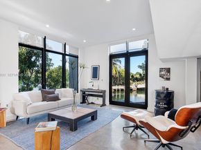 1009 NE 104th St, Miami Shores FL 33138