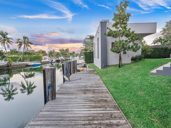 1009 NE 104th St, Miami Shores FL 33138