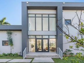 1009 NE 104th St, Miami Shores FL 33138