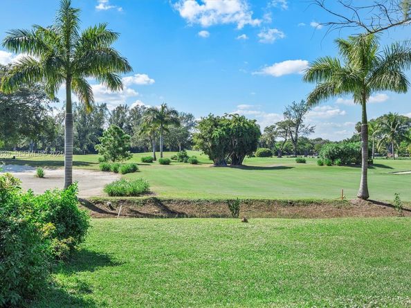 1009 NE 104th St, Miami Shores FL 33138