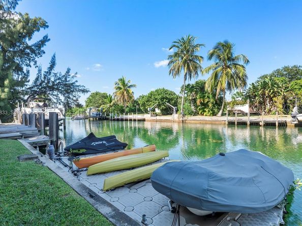 1009 NE 104th St, Miami Shores FL 33138