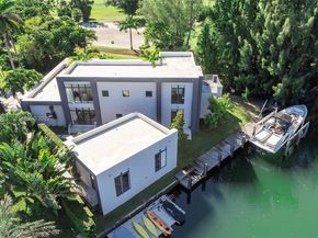 1009 NE 104th St, Miami Shores FL 33138