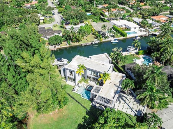 1009 NE 104th St, Miami Shores FL 33138