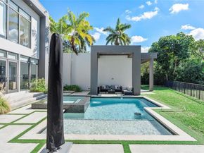 1009 NE 104th St, Miami Shores FL 33138