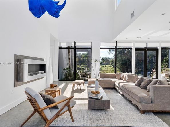 1009 NE 104th St, Miami Shores FL 33138