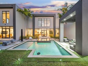 1009 NE 104th St, Miami Shores FL 33138