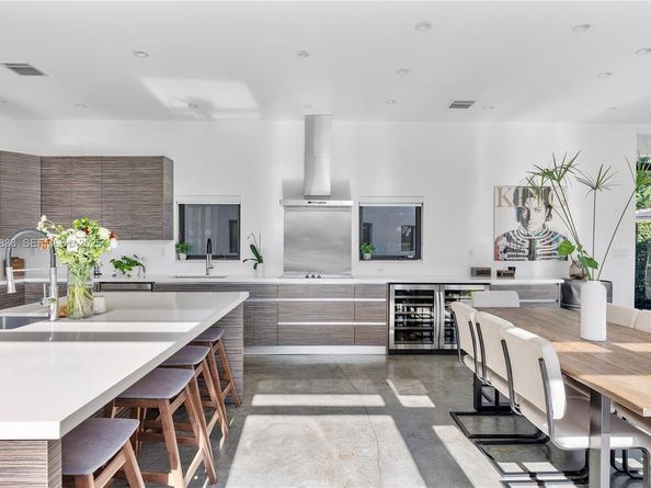 1009 NE 104th St, Miami Shores FL 33138