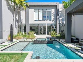 1009 NE 104th St, Miami Shores FL 33138