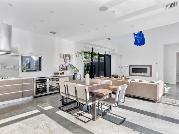 1009 NE 104th St, Miami Shores FL 33138