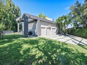 1009 NE 104th St, Miami Shores FL 33138