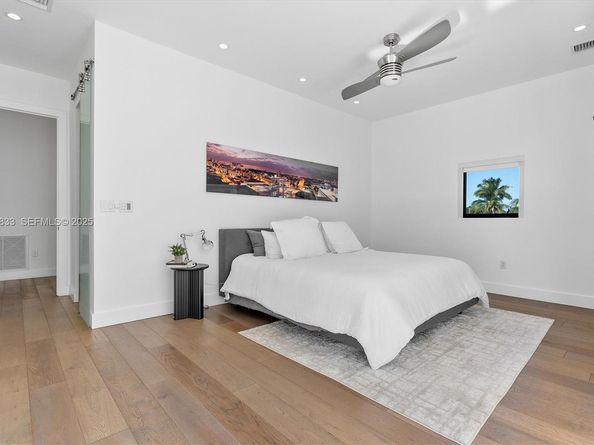 1009 NE 104th St, Miami Shores FL 33138