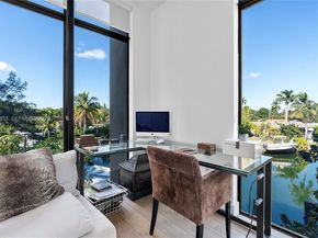 1009 NE 104th St, Miami Shores FL 33138