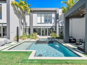 1009 NE 104th St, Miami Shores FL 33138