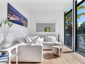 1009 NE 104th St, Miami Shores FL 33138