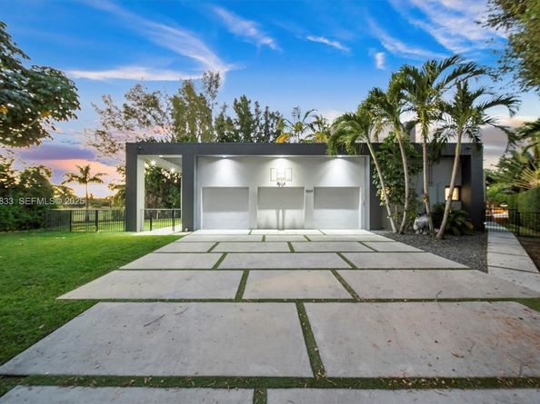 1009 NE 104th St, Miami Shores FL 33138