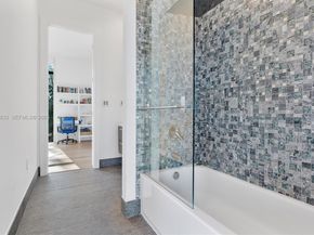 1009 NE 104th St, Miami Shores FL 33138