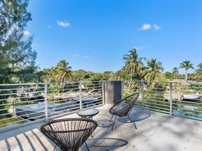 1009 NE 104th St, Miami Shores FL 33138