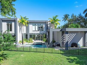 1009 NE 104th St, Miami Shores FL 33138