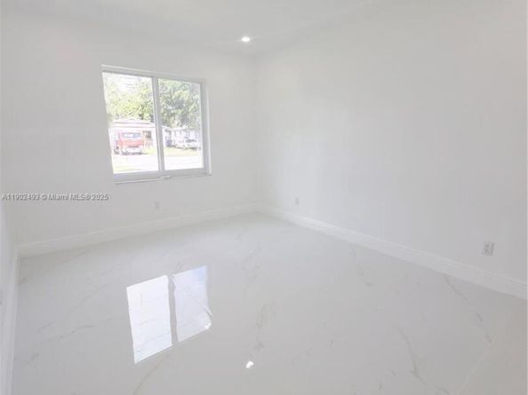 4490 SW 19th St, West Park FL 33023
