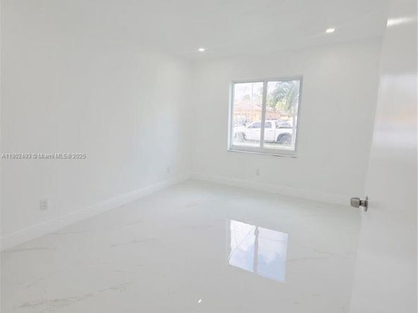 4490 SW 19th St, West Park FL 33023