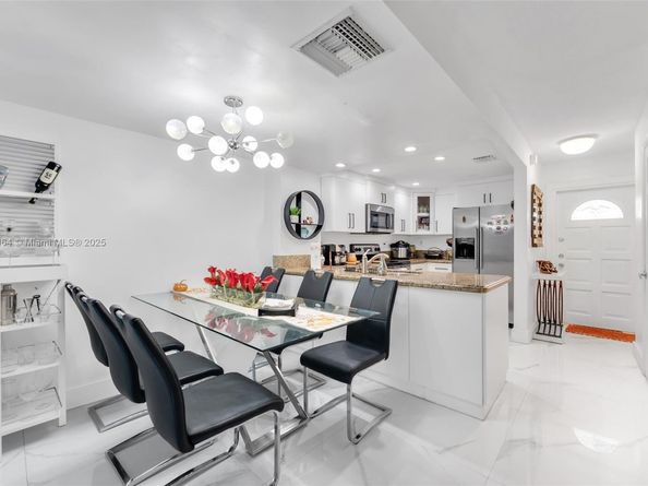 8109 SW 151st Ave 313, Miami FL 33193