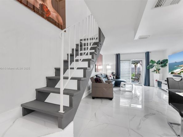 8109 SW 151st Ave 313, Miami FL 33193