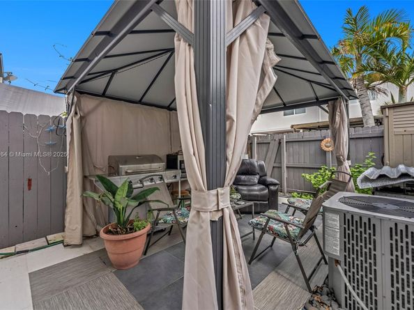 8109 SW 151st Ave 313, Miami FL 33193