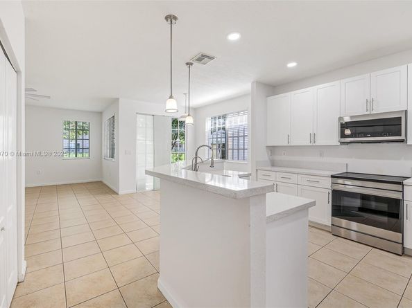 27381 SW 139 Pl, Homestead FL 33032