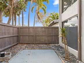 6502 SW 114th Ave, Miami FL 33173