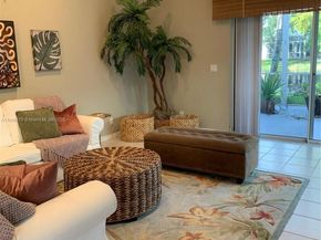231 W Canterbury Dr W, Palm Beach Gardens FL 33418
