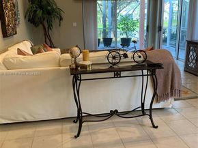231 W Canterbury Dr W, Palm Beach Gardens FL 33418