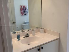 231 W Canterbury Dr W, Palm Beach Gardens FL 33418