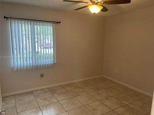 800 SW 142nd Ave 104N, Pembroke Pines FL 33027