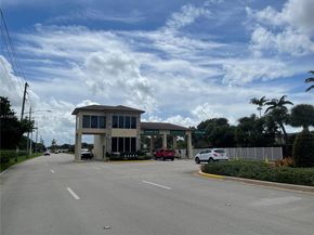 800 SW 142nd Ave 104N, Pembroke Pines FL 33027