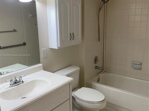 800 SW 142nd Ave 104N, Pembroke Pines FL 33027