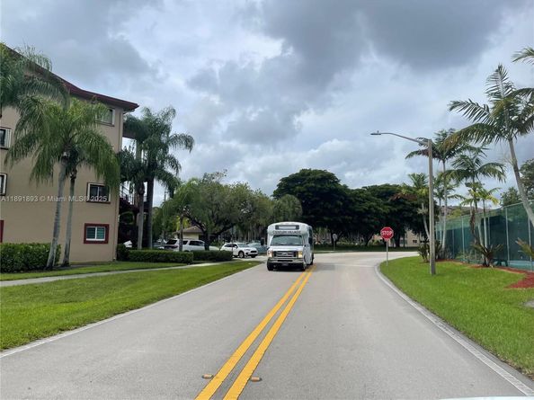800 SW 142nd Ave 104N, Pembroke Pines FL 33027