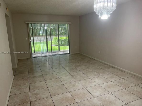 800 SW 142nd Ave 104N, Pembroke Pines FL 33027