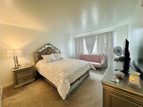 301 Golden Isles Dr 114, Hallandale Beach FL 33009