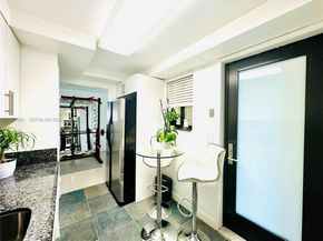 301 Golden Isles Dr 114, Hallandale Beach FL 33009