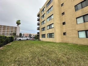 301 Golden Isles Dr 114, Hallandale Beach FL 33009