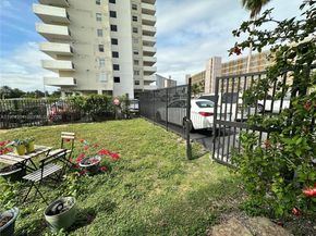 301 Golden Isles Dr 114, Hallandale Beach FL 33009